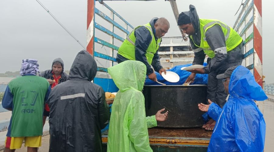 Adani Kattupalli Port in association with Adani Foundation distributed food to Cyclone victims in TamilNadu districts
